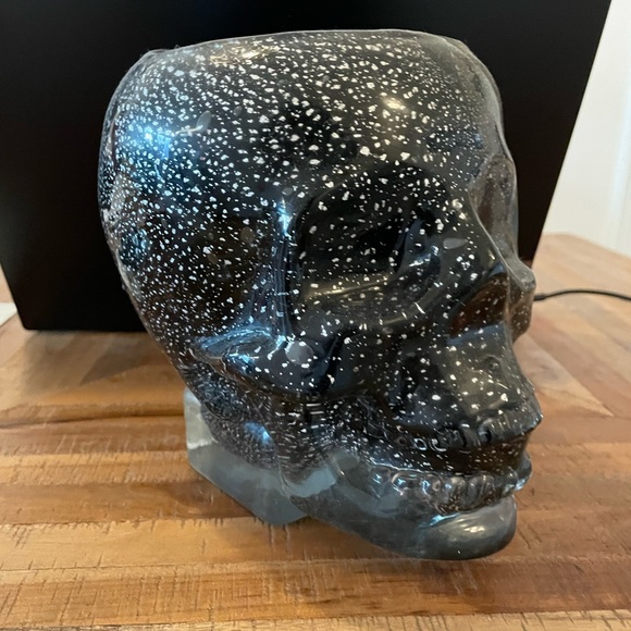 GLASS SKULL HEAD - Picture 2 of 4